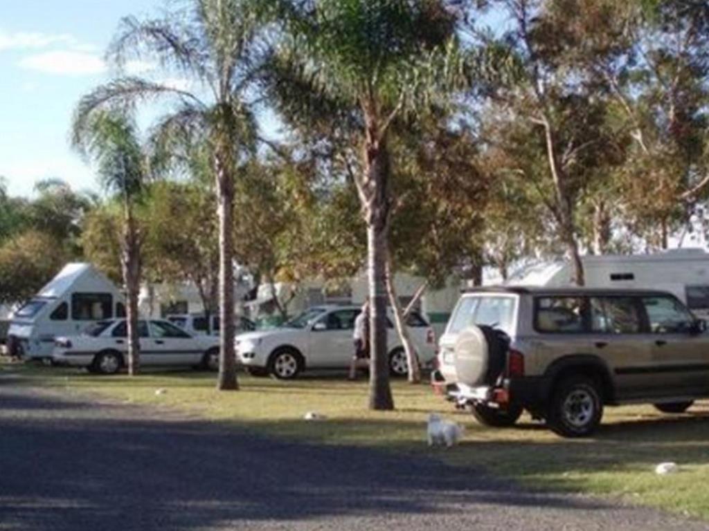 Goondiwindi Holiday Park ภายนอก รูปภาพ